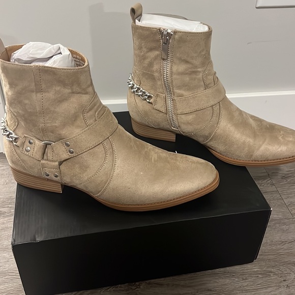 Mens boots from FashionNova - Picture 3 of 6
